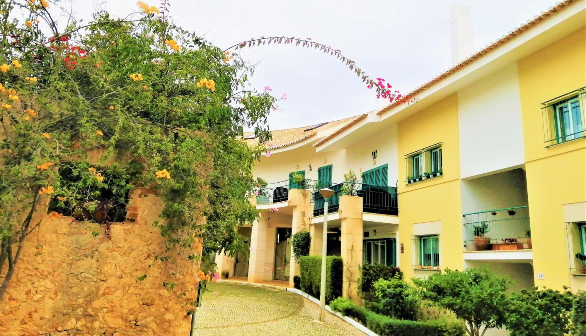 Wonderful Apartment In Ferragudo 2Double Beds Near Beaches And Golf ภายนอก รูปภาพ